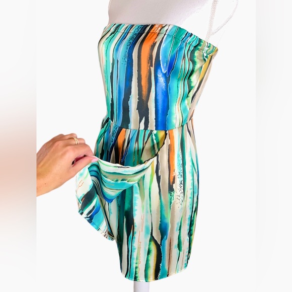 🎉Host Pick🎉 Boho NWT Boutique Strapless Lightweight Mini Dress Size Small - Picture 4 of 6